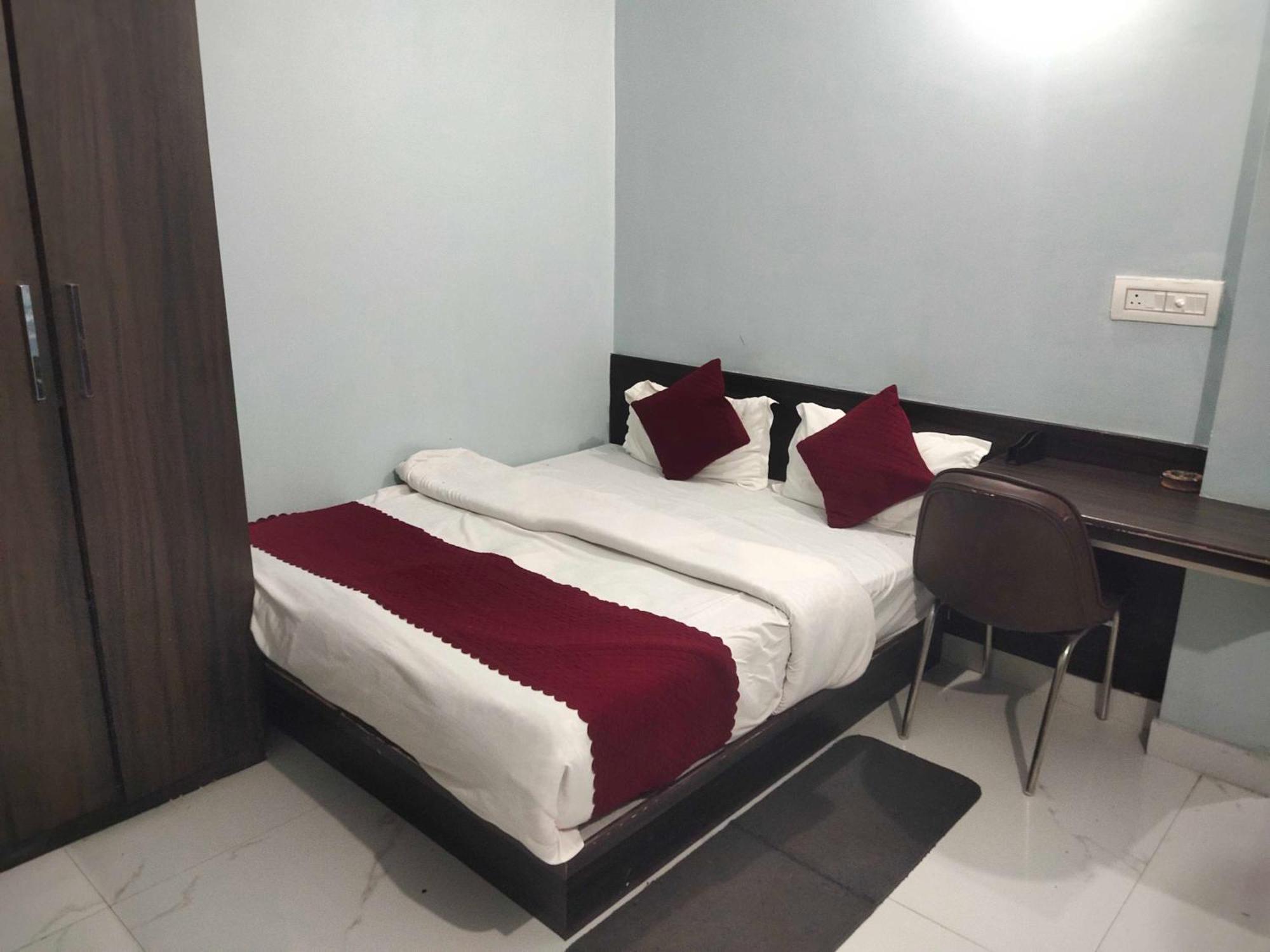 Hotel O Home Aditya Inn Suits Homestay Ayodhya Ngoại thất bức ảnh